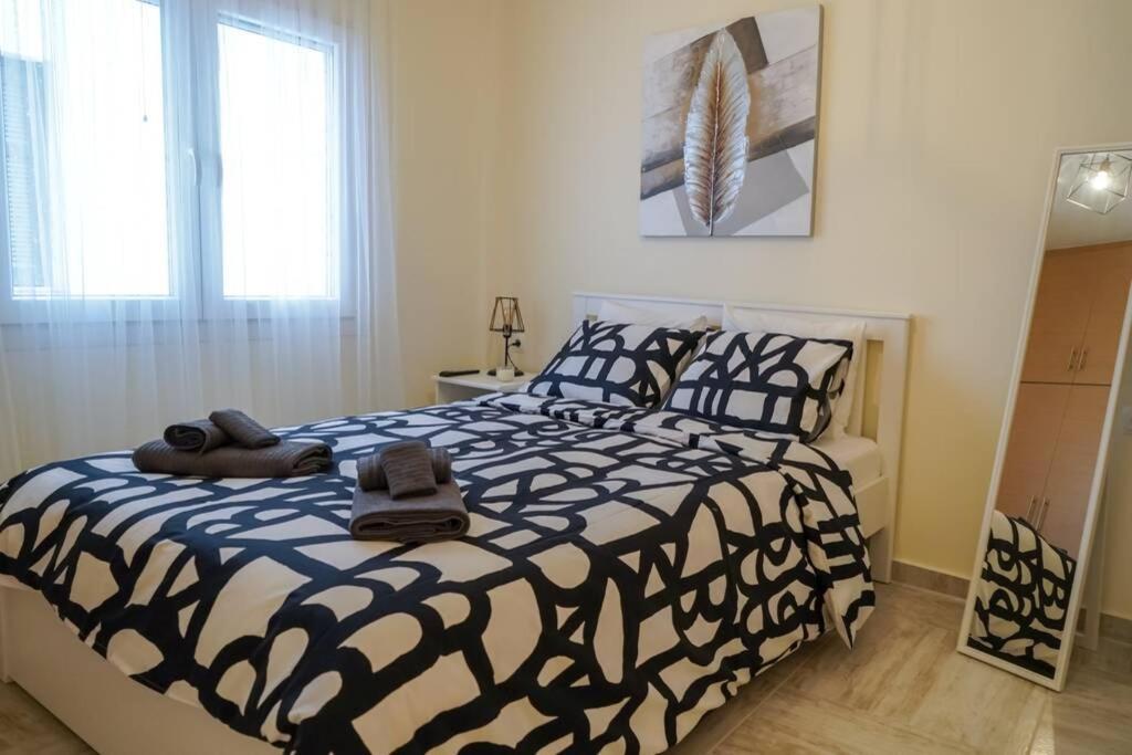 Modern Apartment In The City Center Яніна Екстер'єр фото